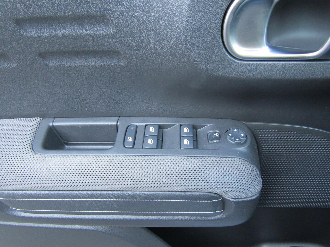 Citroen C3 Aircross 1.5 110CV "67.100 km" Shine "Rip Curl"