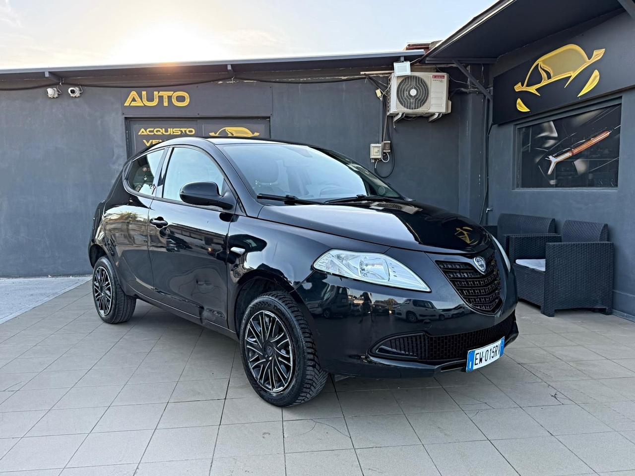 Lancia Ypsilon 0.9 TwinAir 85 CV 5 porte Metano Ecochic Elefantino