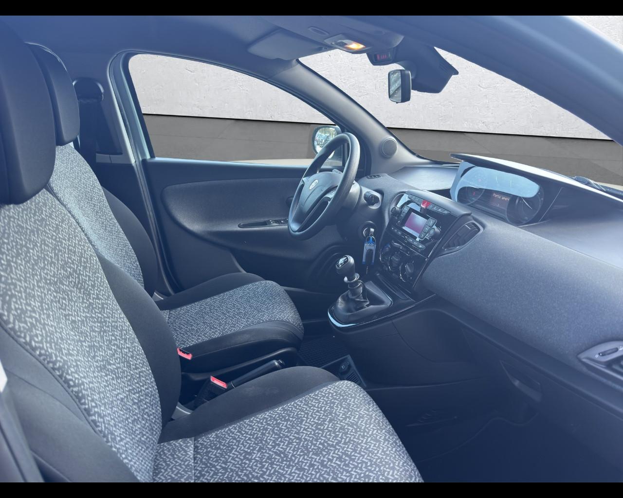 LANCIA Ypsilon 3ª serie - Ypsilon 1.0 FireFly 5 porte S&S Hybrid Si
