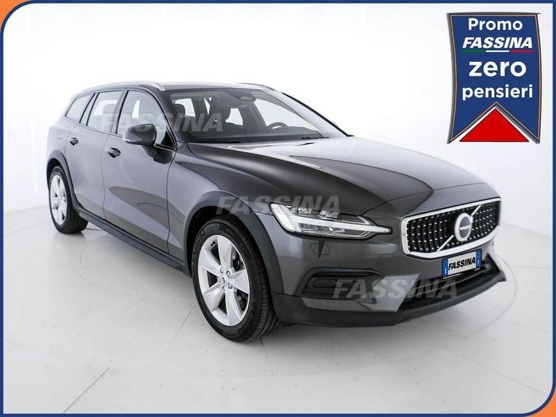 Volvo V60 Cross Country B4 (d) AWD automatico Core