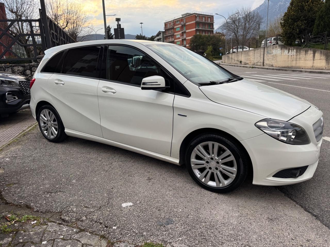 Mercedes-benz B 180 CDI BlueEFFICIENCY Executive
