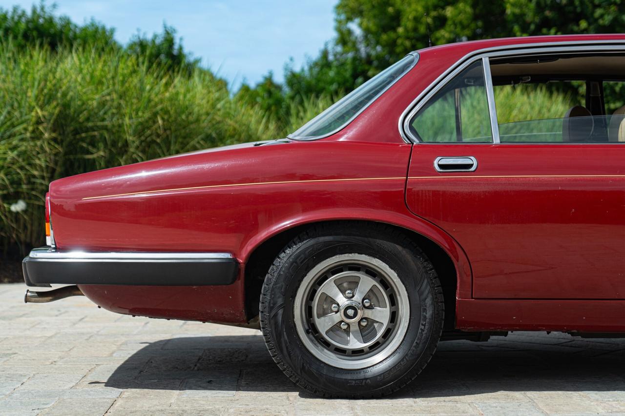 Jaguar XJ6 1981 4.2 MANUALE JAG00089
