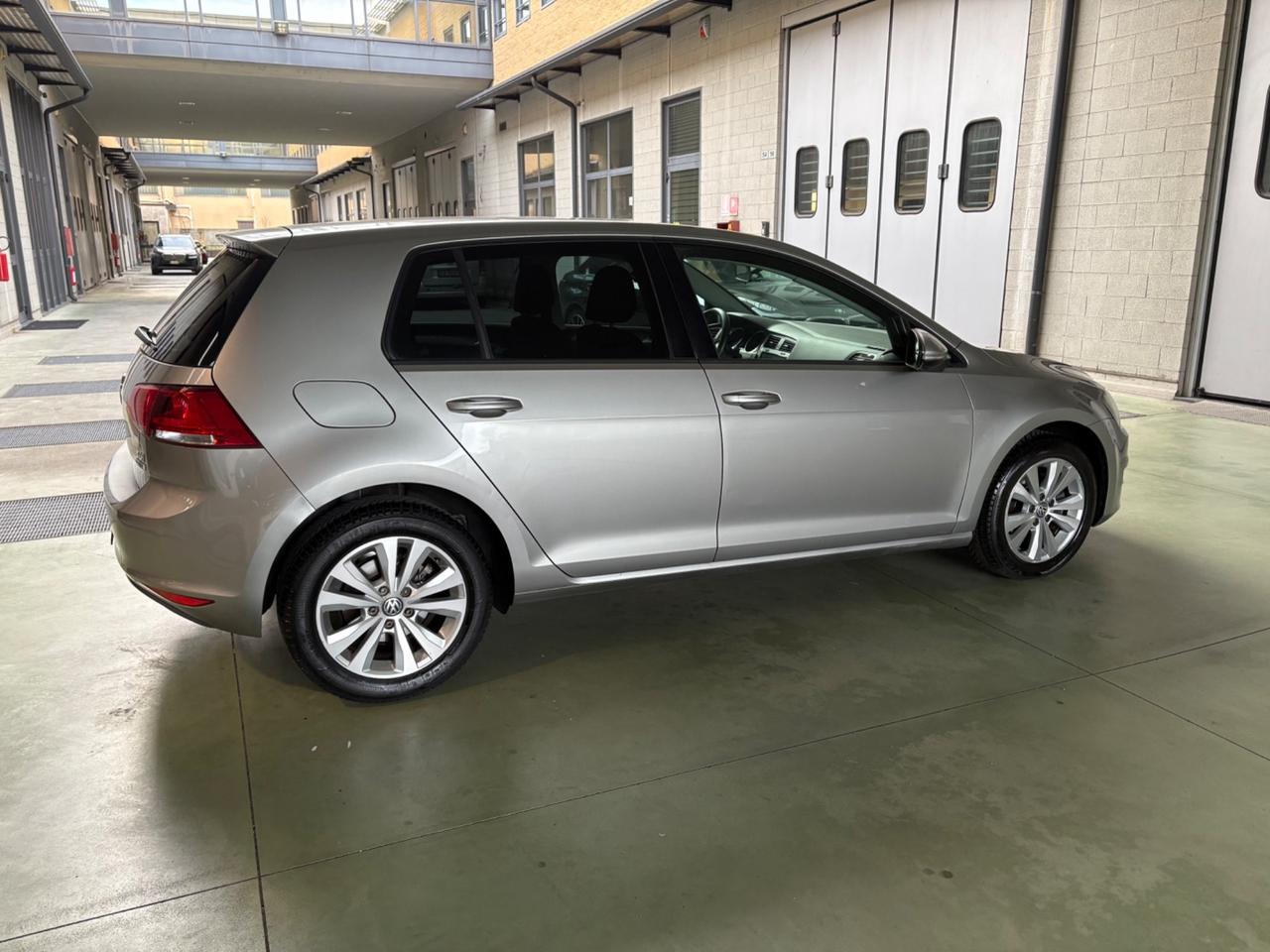Volkswagen Golf Business 1.6 TDI DSG 5p. Highline BlueMotion Technology
