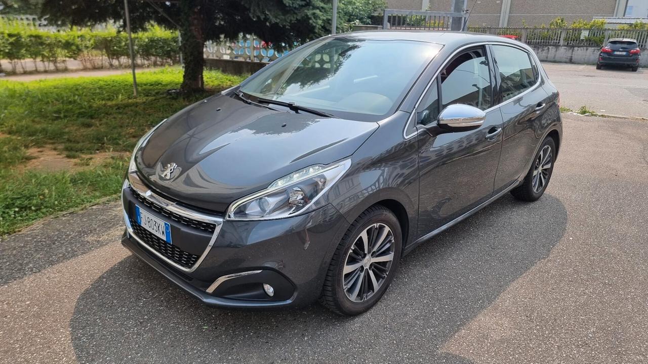 Peugeot 208 PureTech 82 5p. GPL Allure