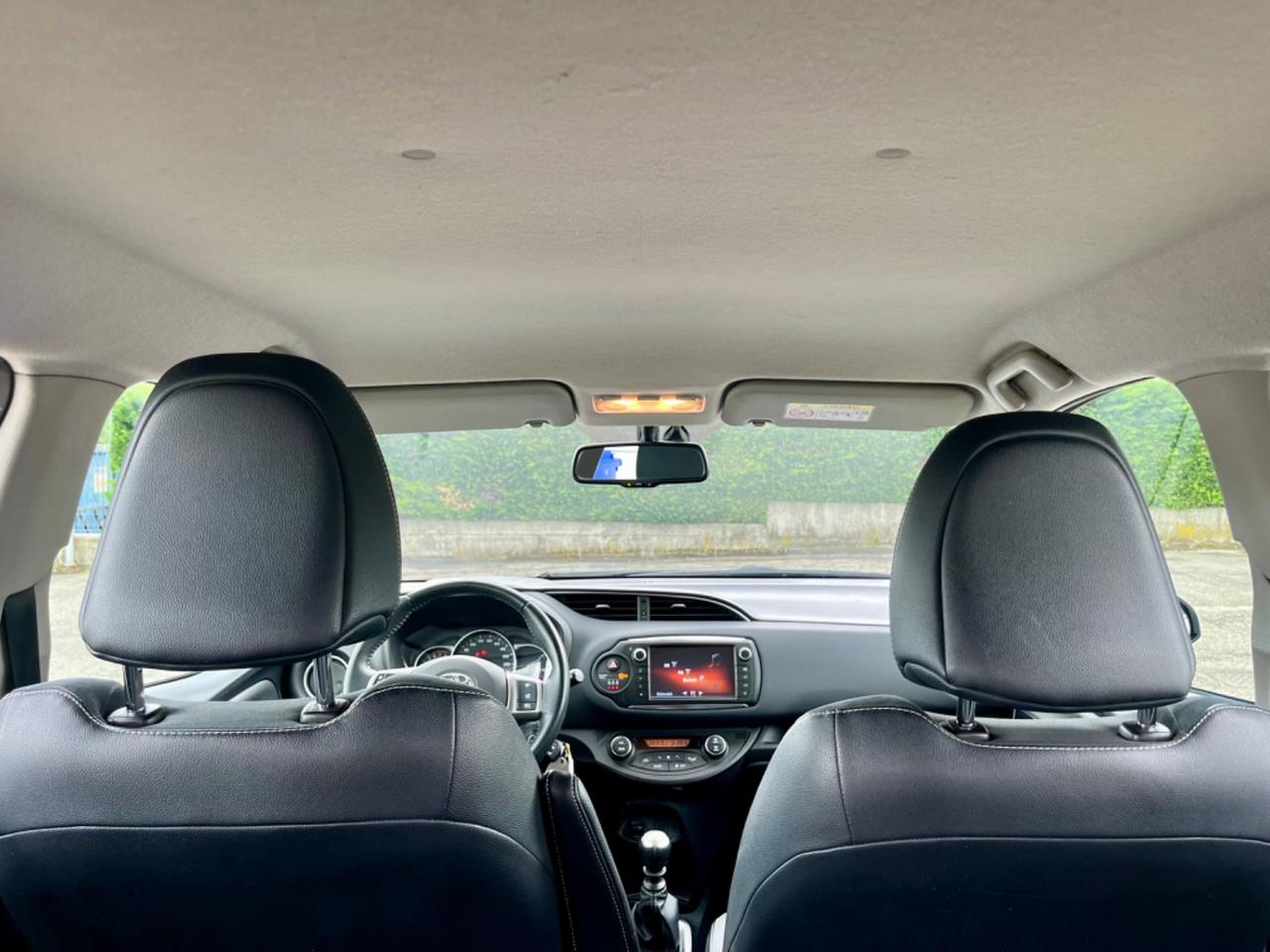 Toyota Yaris 1.3benz 2015 90.000km perfetta per neopatentati