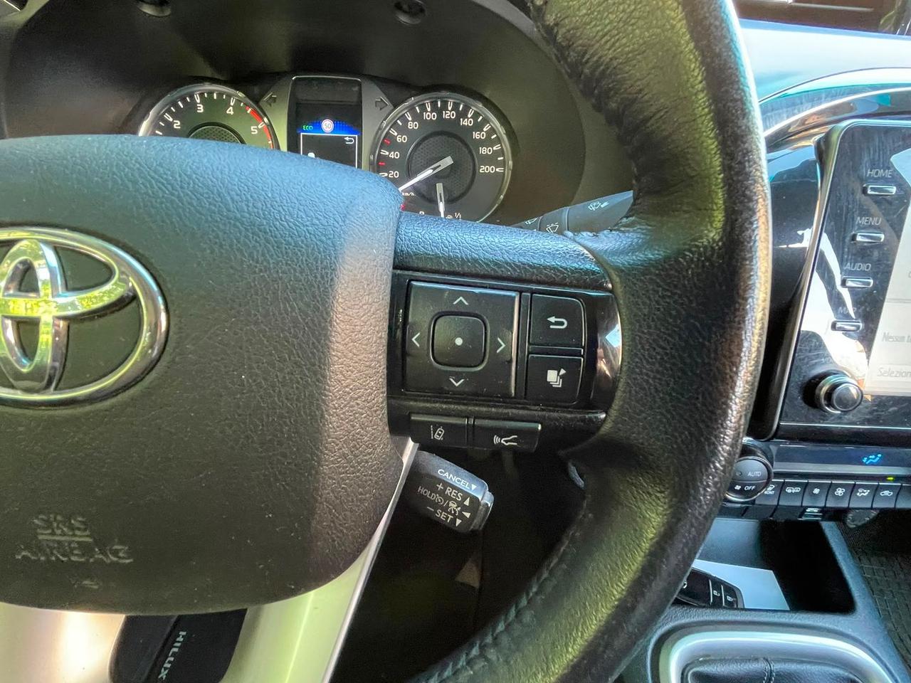 Toyota Hilux 2.4 d double cab Executive 4w #11631