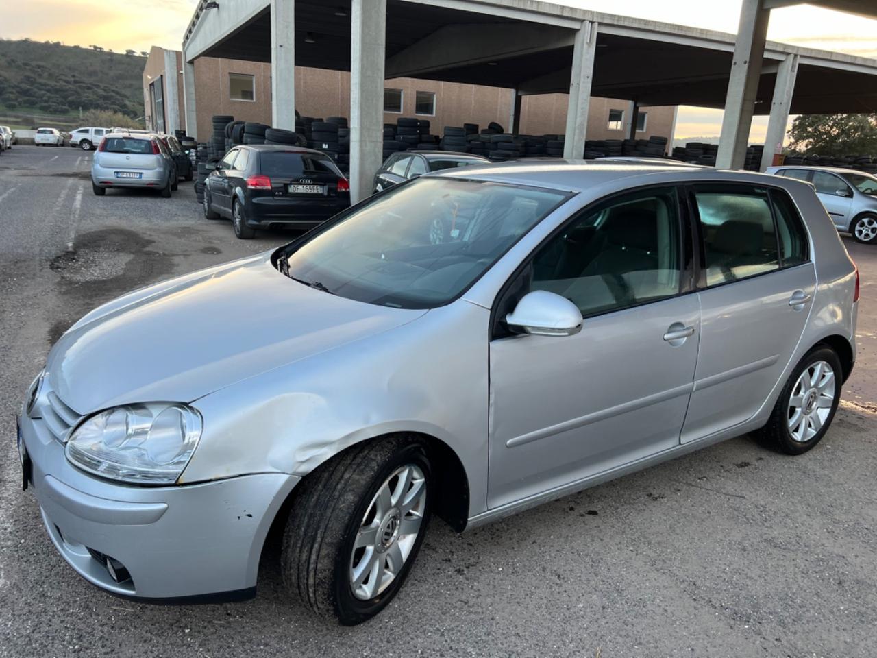 Volkswagen Golf 2.0 TDI 140cv 6 marce