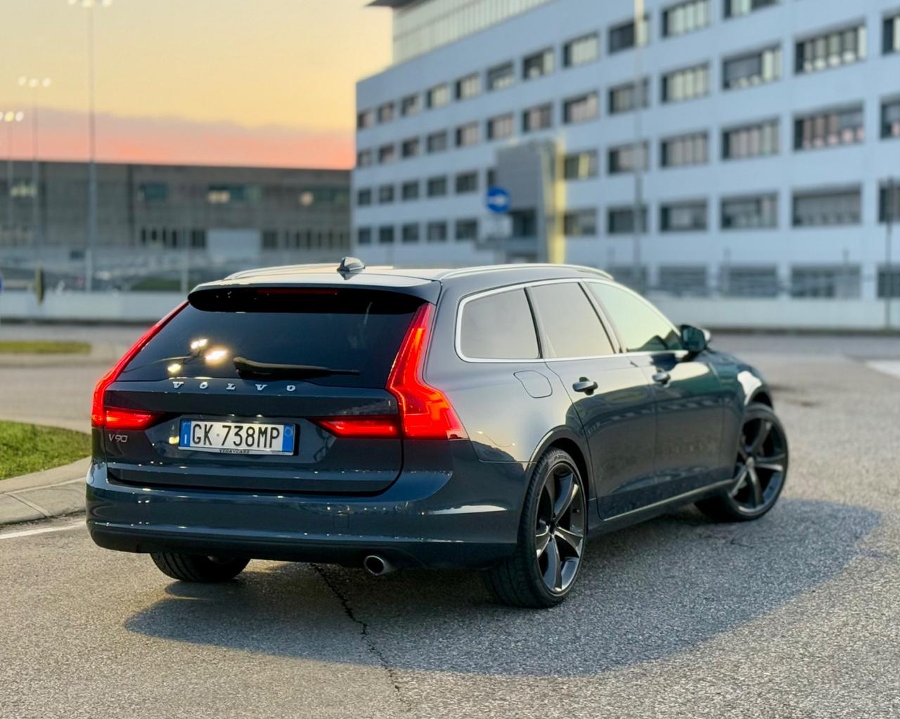 Volvo V90 D4 Geartronic Business Plus