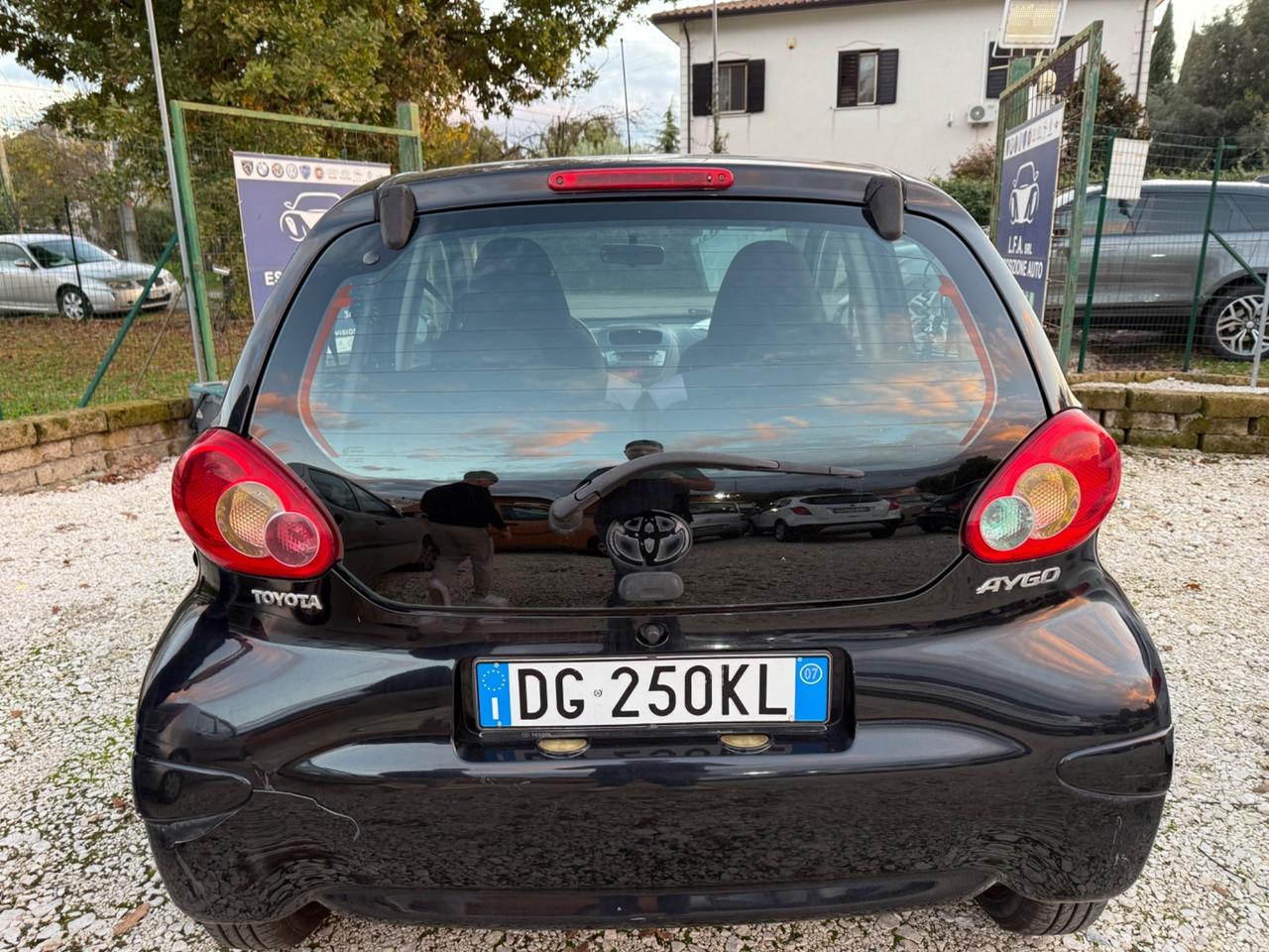 Toyota Aygo 1.0 12V VVT-i 5 porte perfetta neopatentati