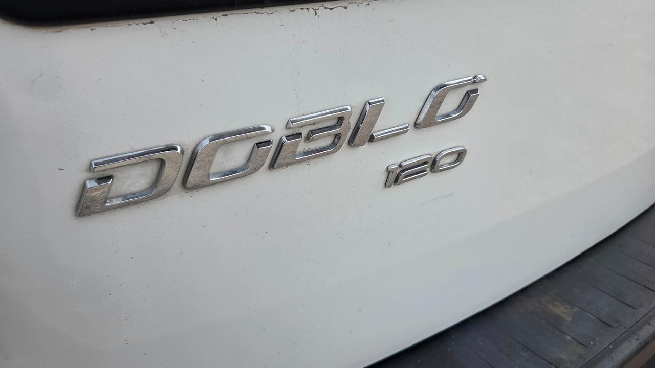 Fiat Doblo 1.6 MJT 120CV PL-TA 3 posti Maxi XL Gancio traino