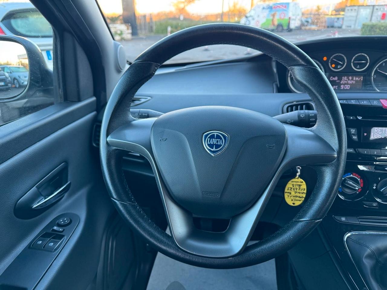 Lancia Ypsilon 1.2 69 CV 5p S&S Platinum 2013