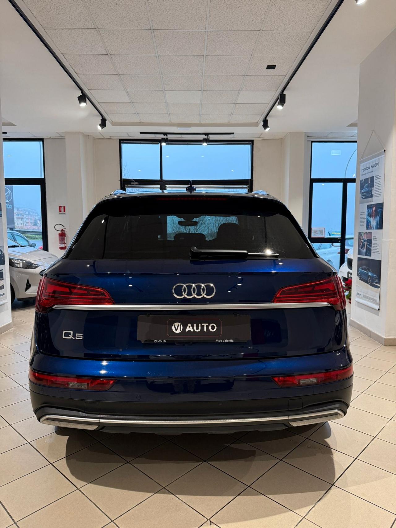 Audi Q5 35 2.0 tdi mhev 12V Business s-tronic
