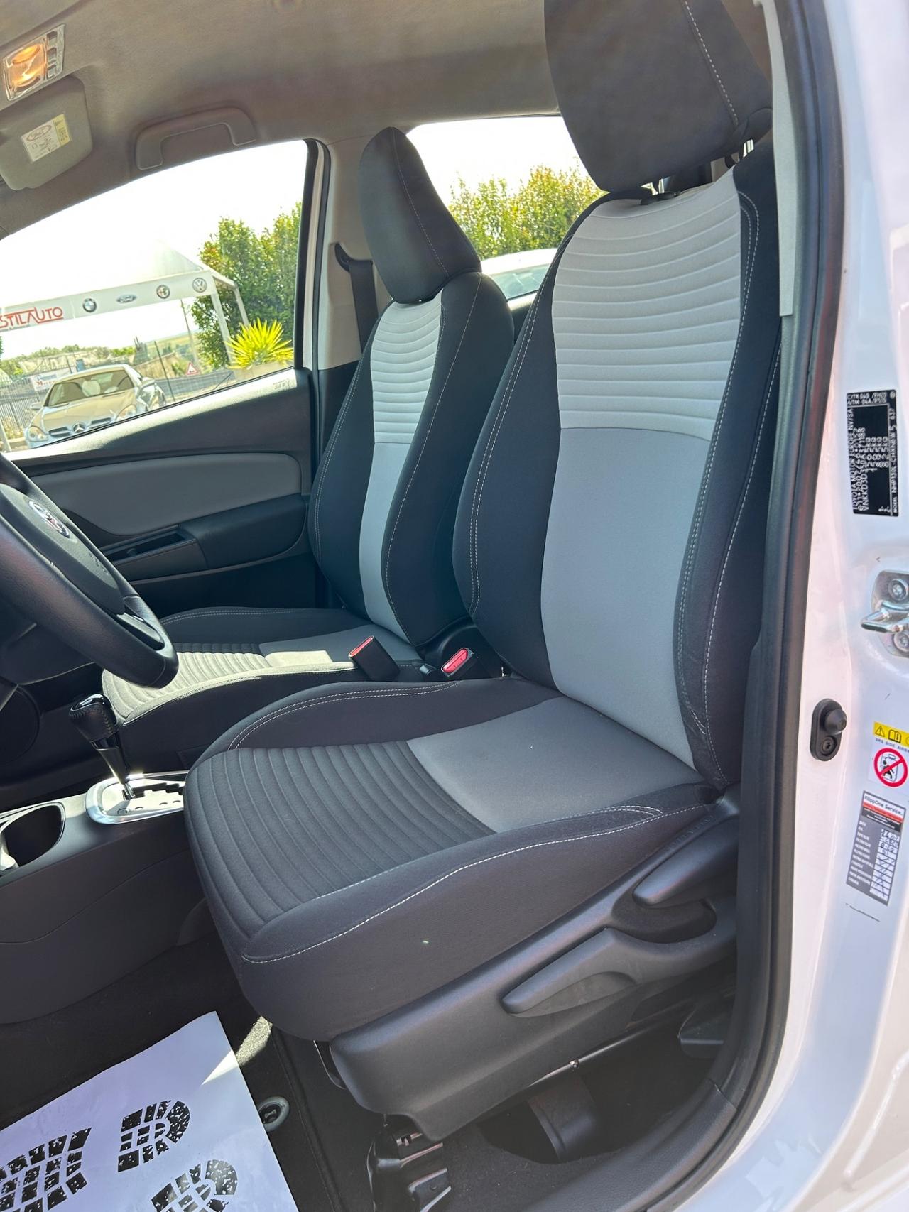 Toyota Yaris 1.5 Hybrid 5 porte Cool