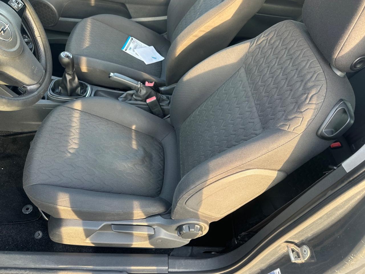 Opel Corsa 1.2 85CV 3 porte GPL-TECH b-color