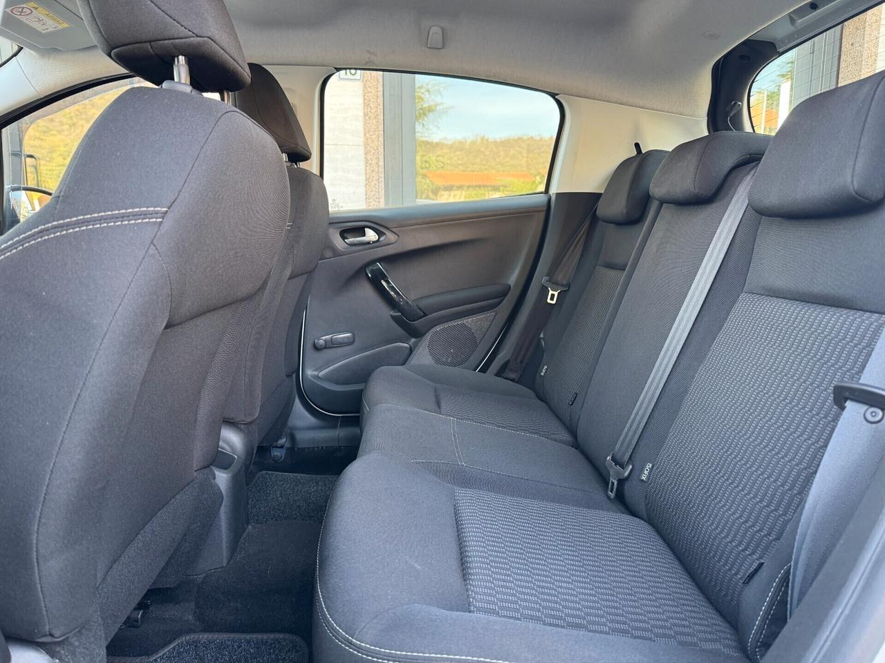 Peugeot 208 PureTech 82 5p. GPL Active