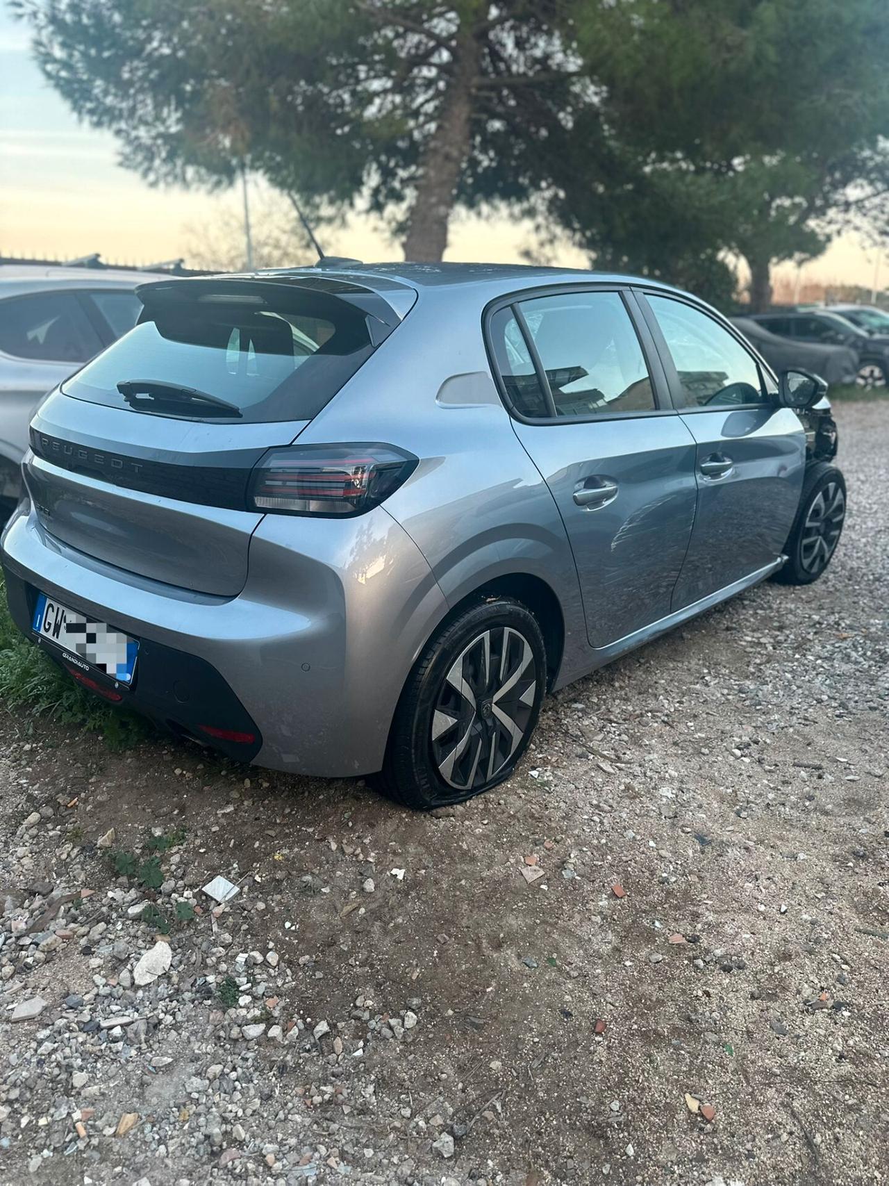 Peugeot 208 PureTech 100 Stop&Start 5 porte Style Sinistrata incidentata