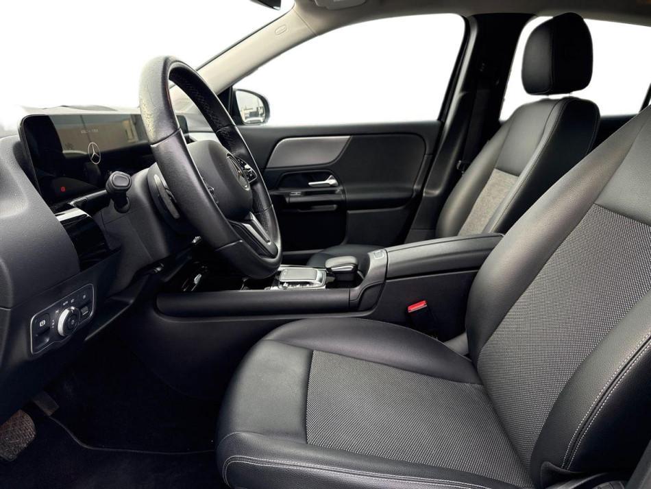 Mercedes GLA 180 180 D Business Extra 8G-DCT