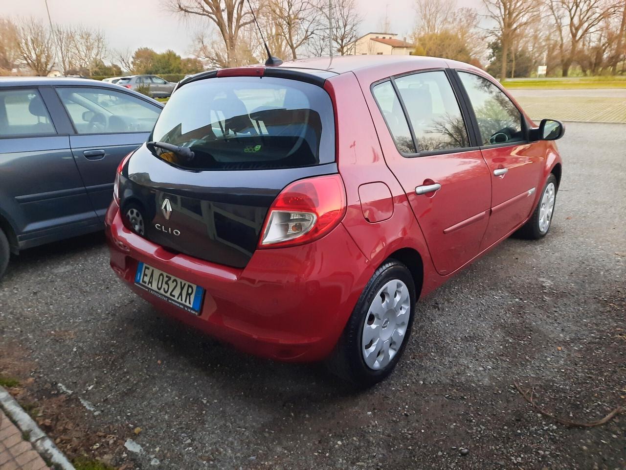 Renault Clio 1.2 16V GPL , BI-COLOR !!! NAVIGATORE !!! OK NEOPATENTATI !!!