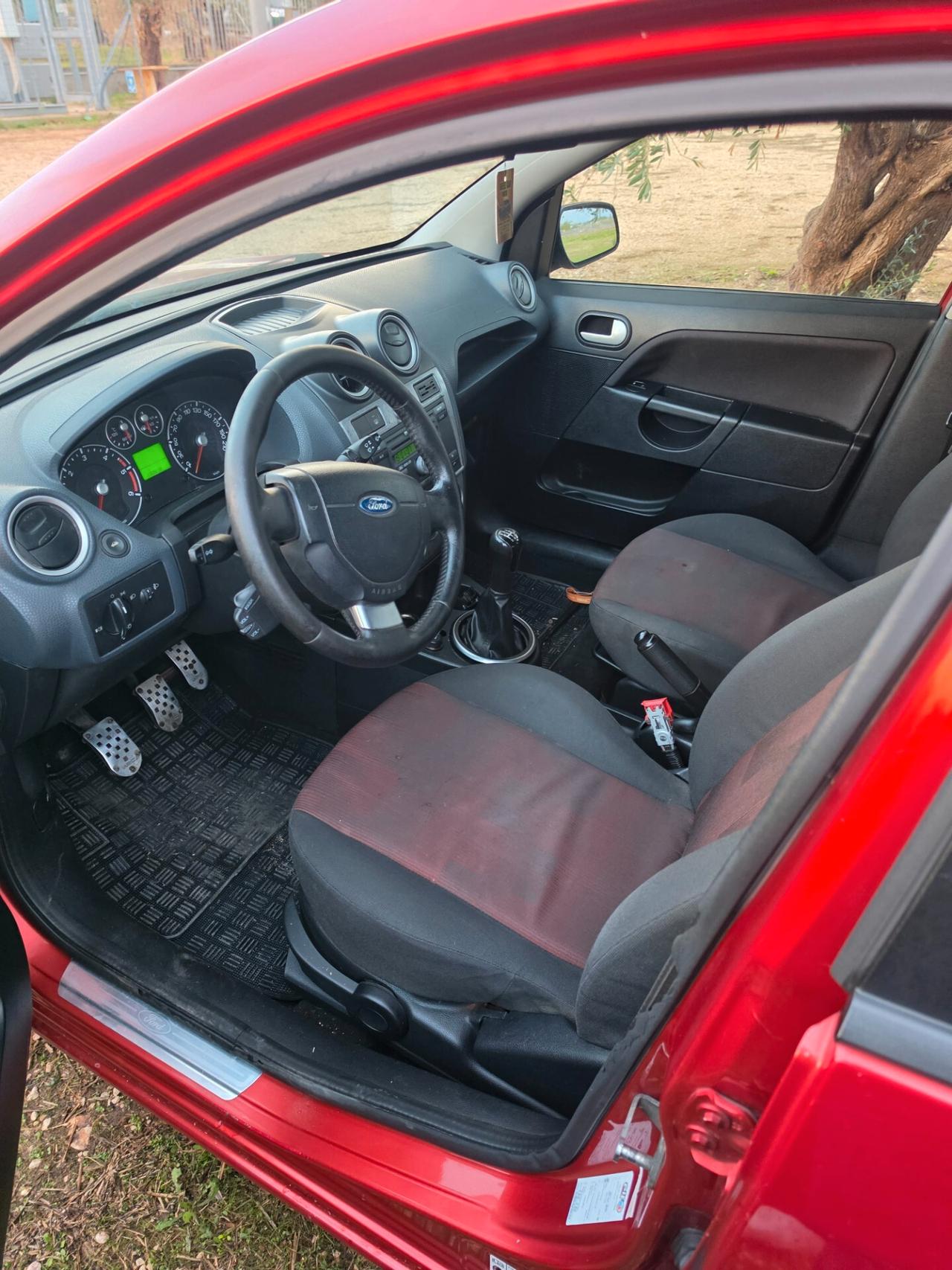 Ford Fiesta 1.4 TDCi 5p. Ghia