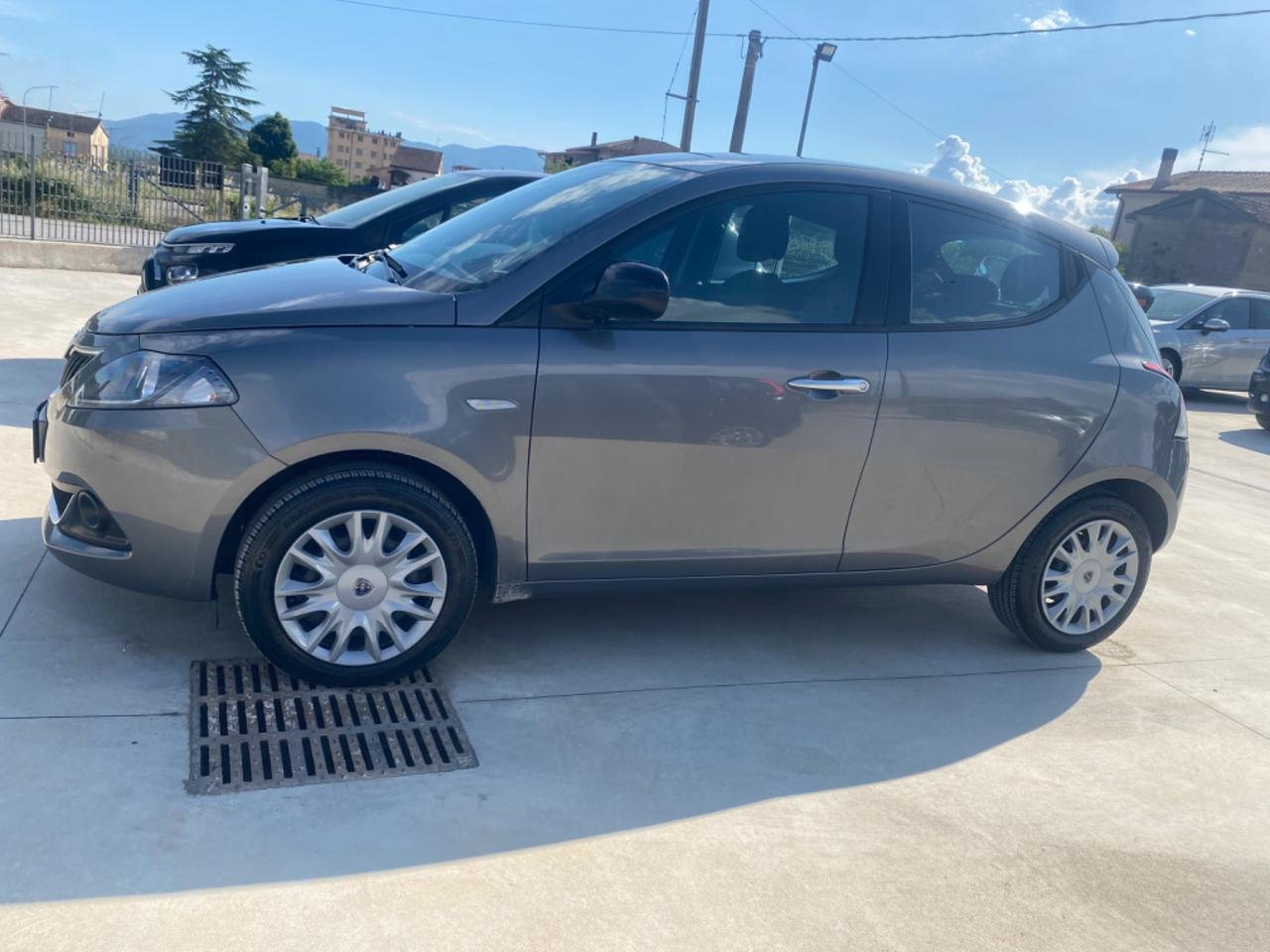 Lancia Ypsilon 1.0 FireFly 5 porte S&S Hybrid Gold