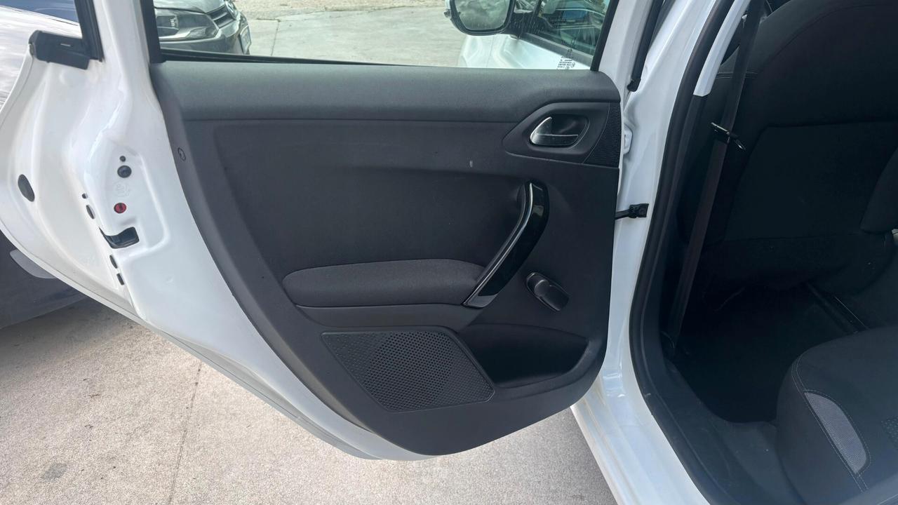 Peugeot 208 1.4 HDi 68 CV 5 porte Mix