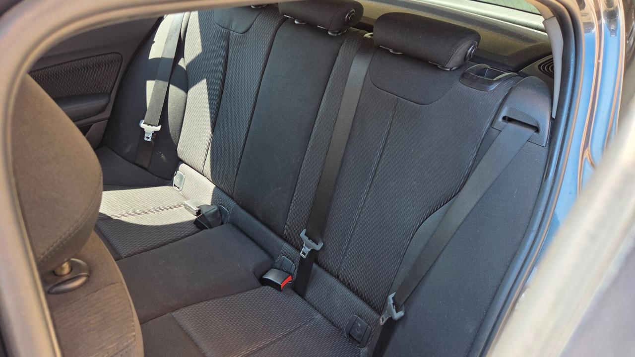 Bmw 118 118i 5p. Sport neo patentati unico proprietario