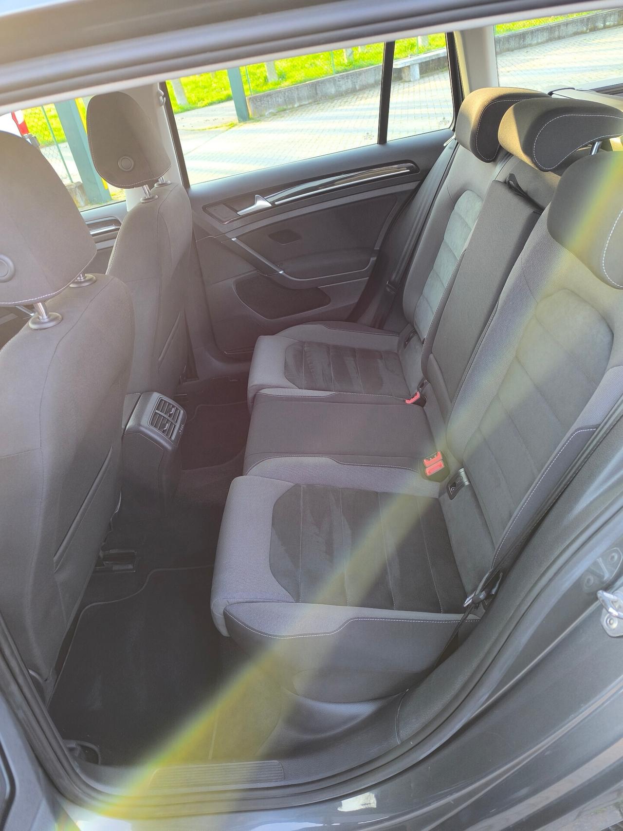 Volkswagen Golf Variant 2.0 TDI Executive BlueMotion Technology