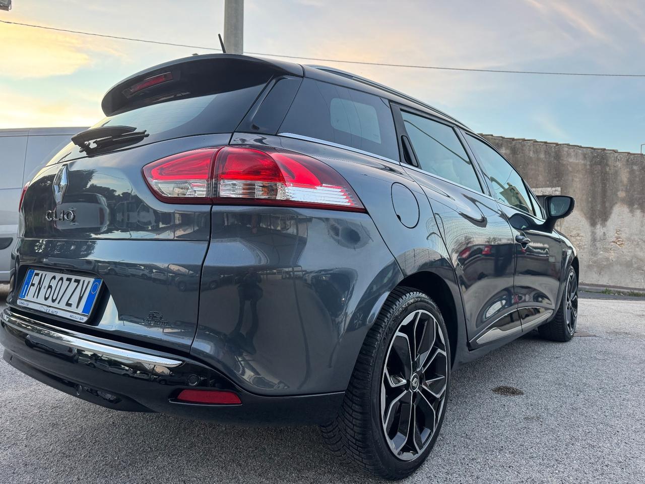 Renault Clio Sporter dCi 8V 75 CV Duel2