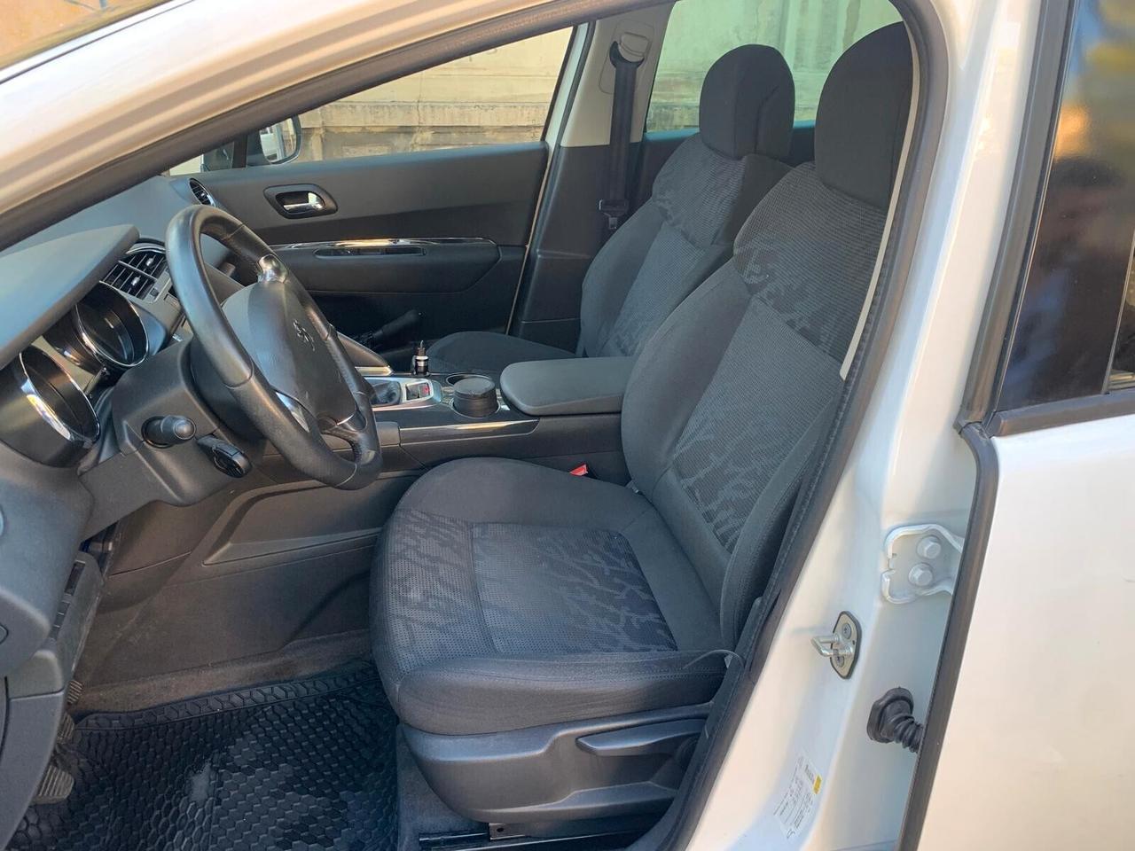 Peugeot 3008 1.6 HDi 115CV STILE