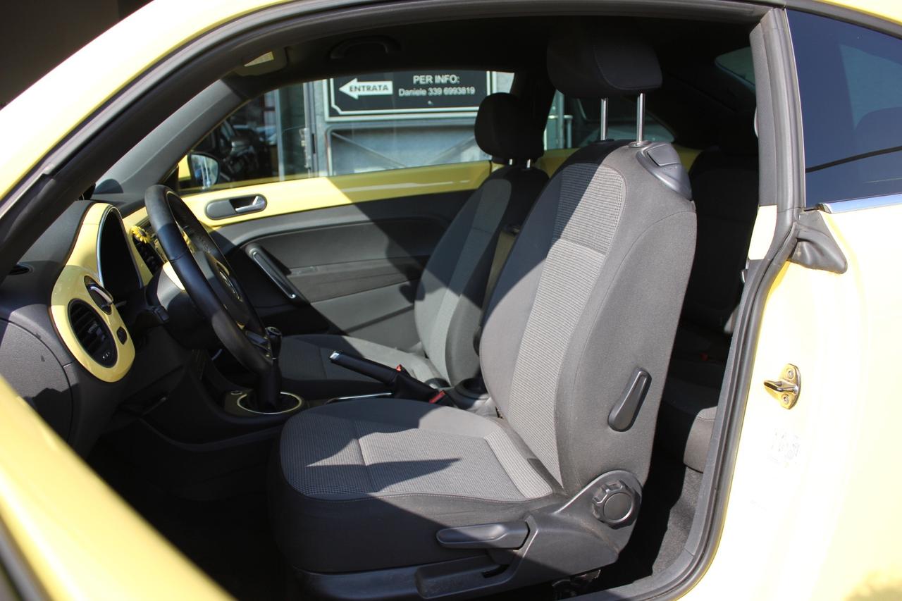 Volkswagen Maggiolino 1.2 TSI Design 105CV – Cerchi 18”, Sound Fender, Sedili Riscaldati