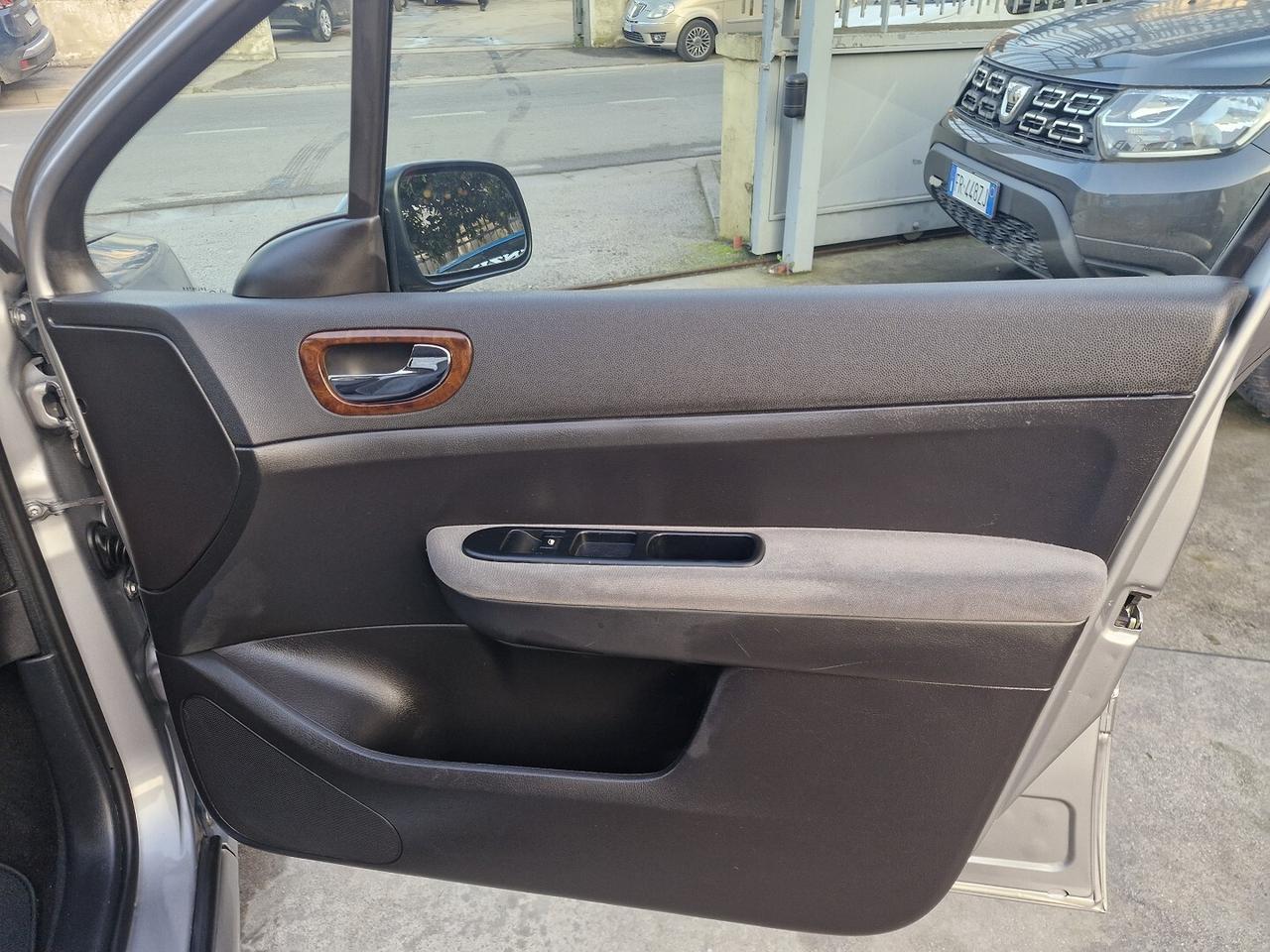 PEUGEOT 307 1.6 BENZINA 109CV