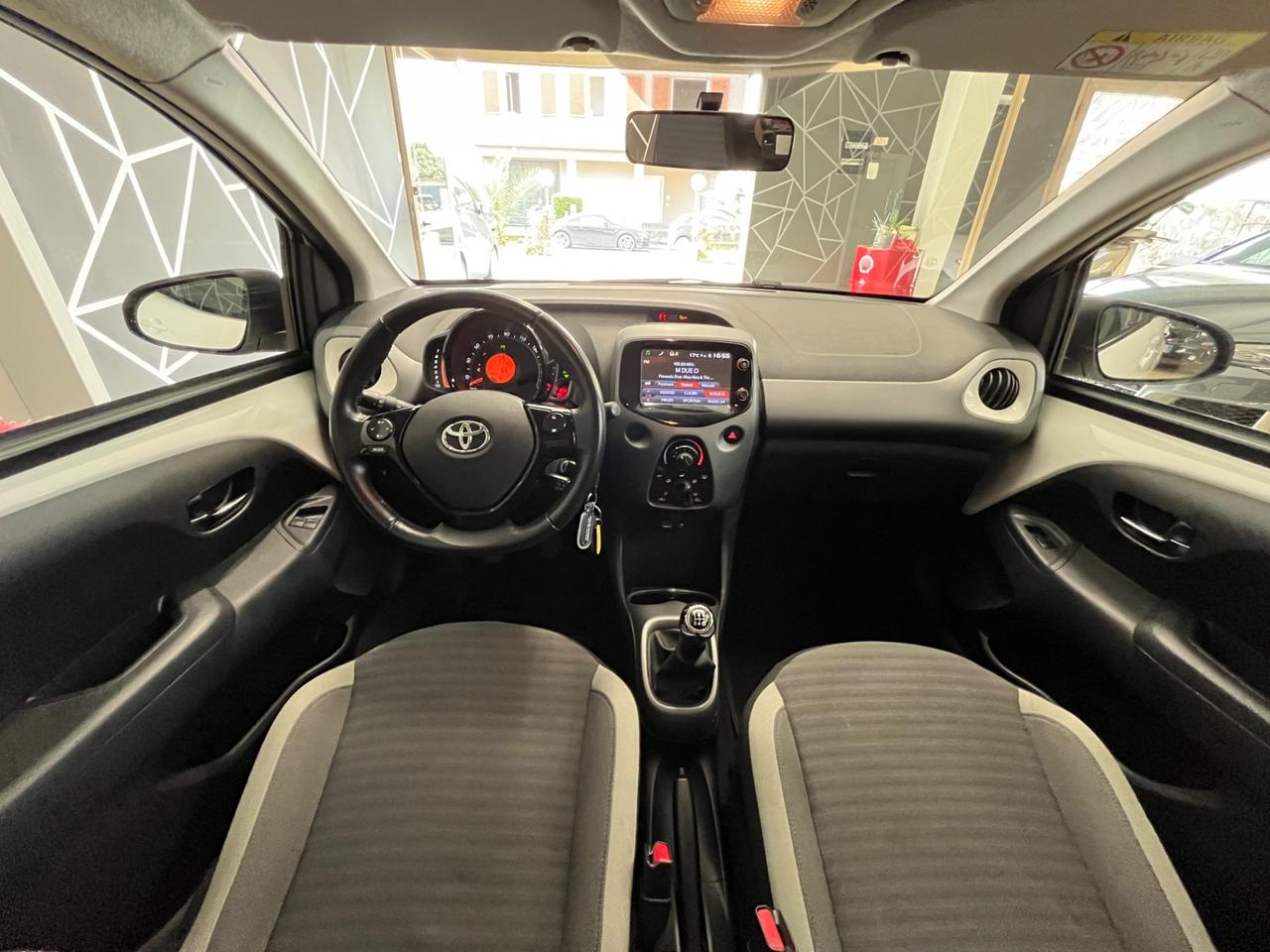 Toyota Aygo Connect 1.0 VVT-i 72 CV 5 porte x-cool