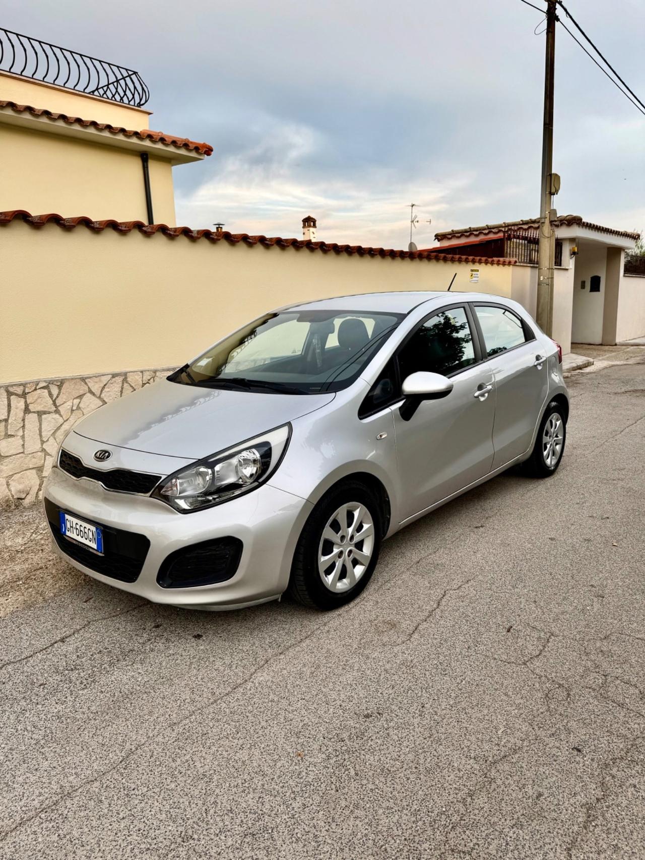 Kia Rio 1.2 CVVT 5p. Cool