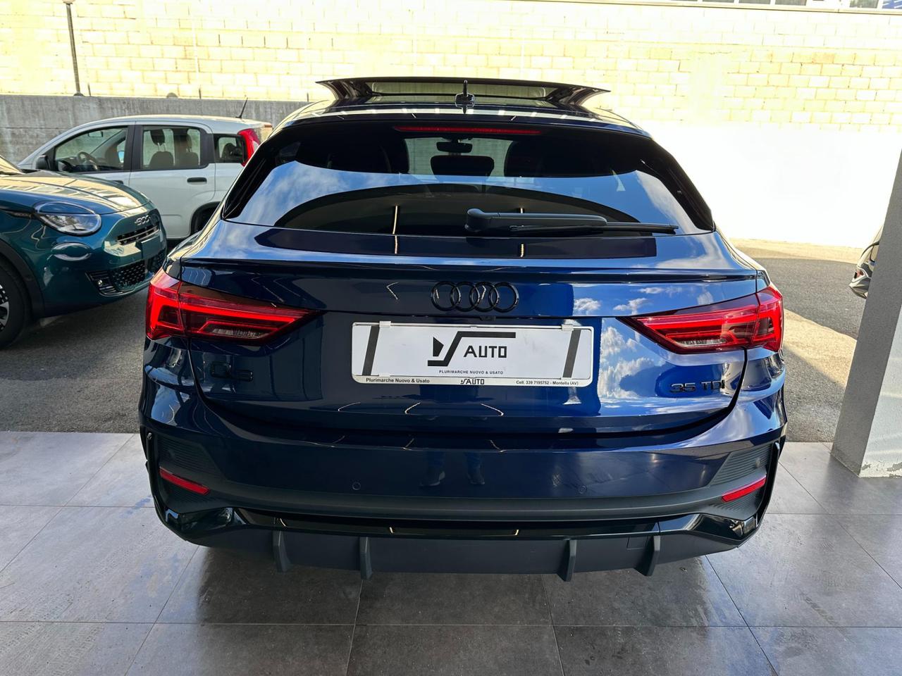 Audi Q3 Sportback 35 2.0 tdi Identity Black s-tronic