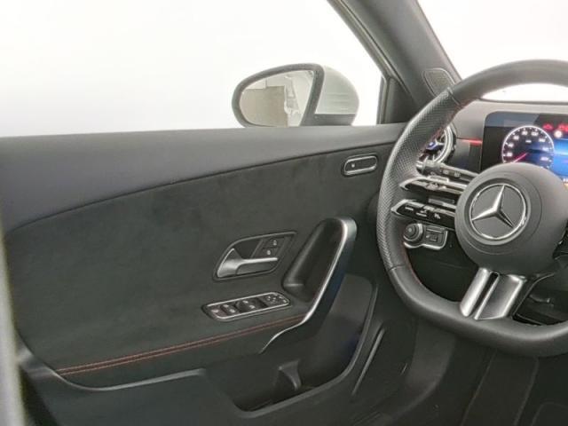MERCEDES Classe A 180 Automatic Premium AMG