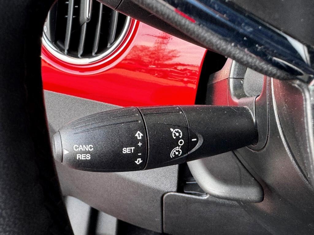 Fiat 500 C 1.0 Hybrid Red