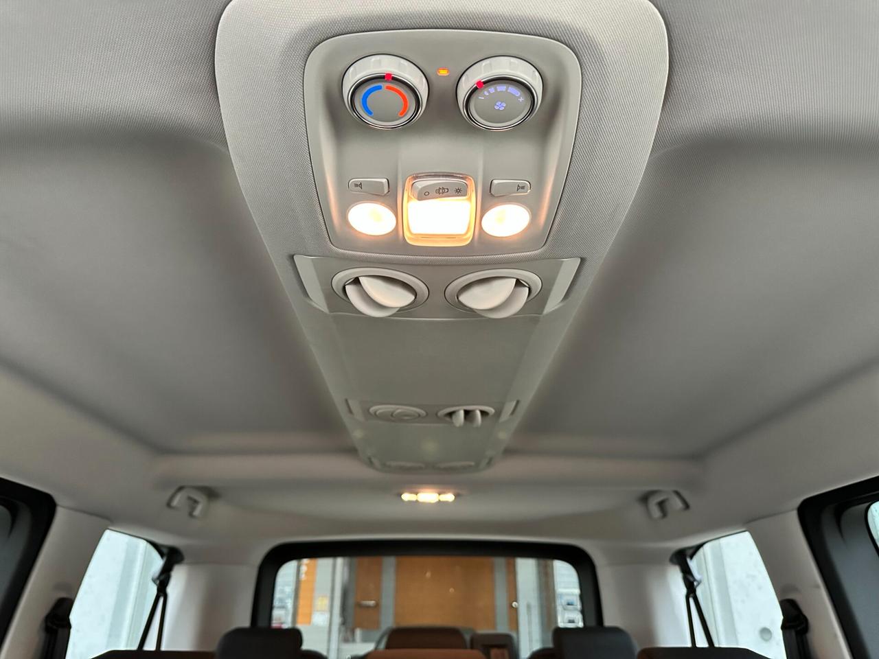 Peugeot Traveller BlueHDi 120 S&amp;amp;S Standard Business, 8 posti, automatico