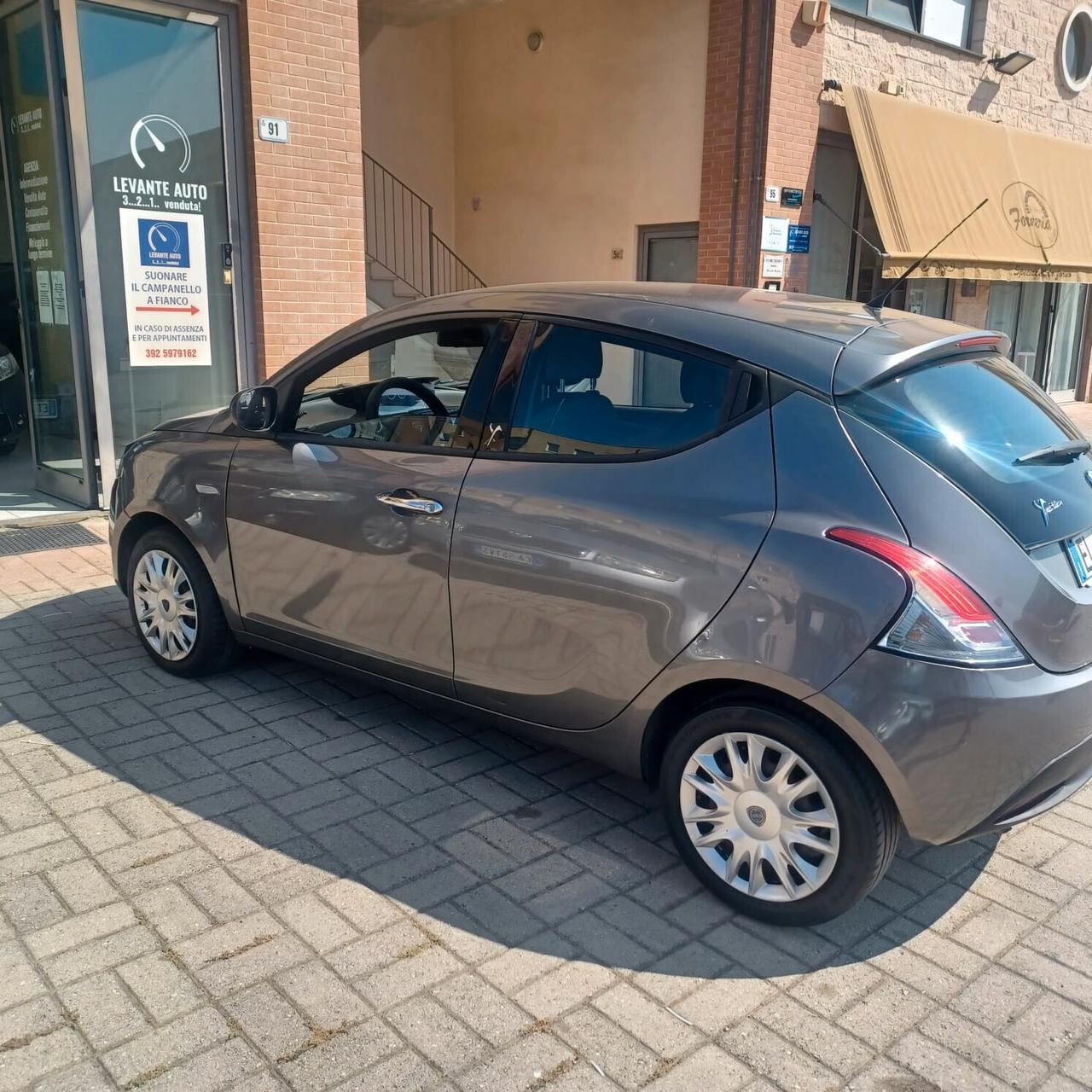 LANCIA YPSILON 1.2 FIRE NEOPATENTATI