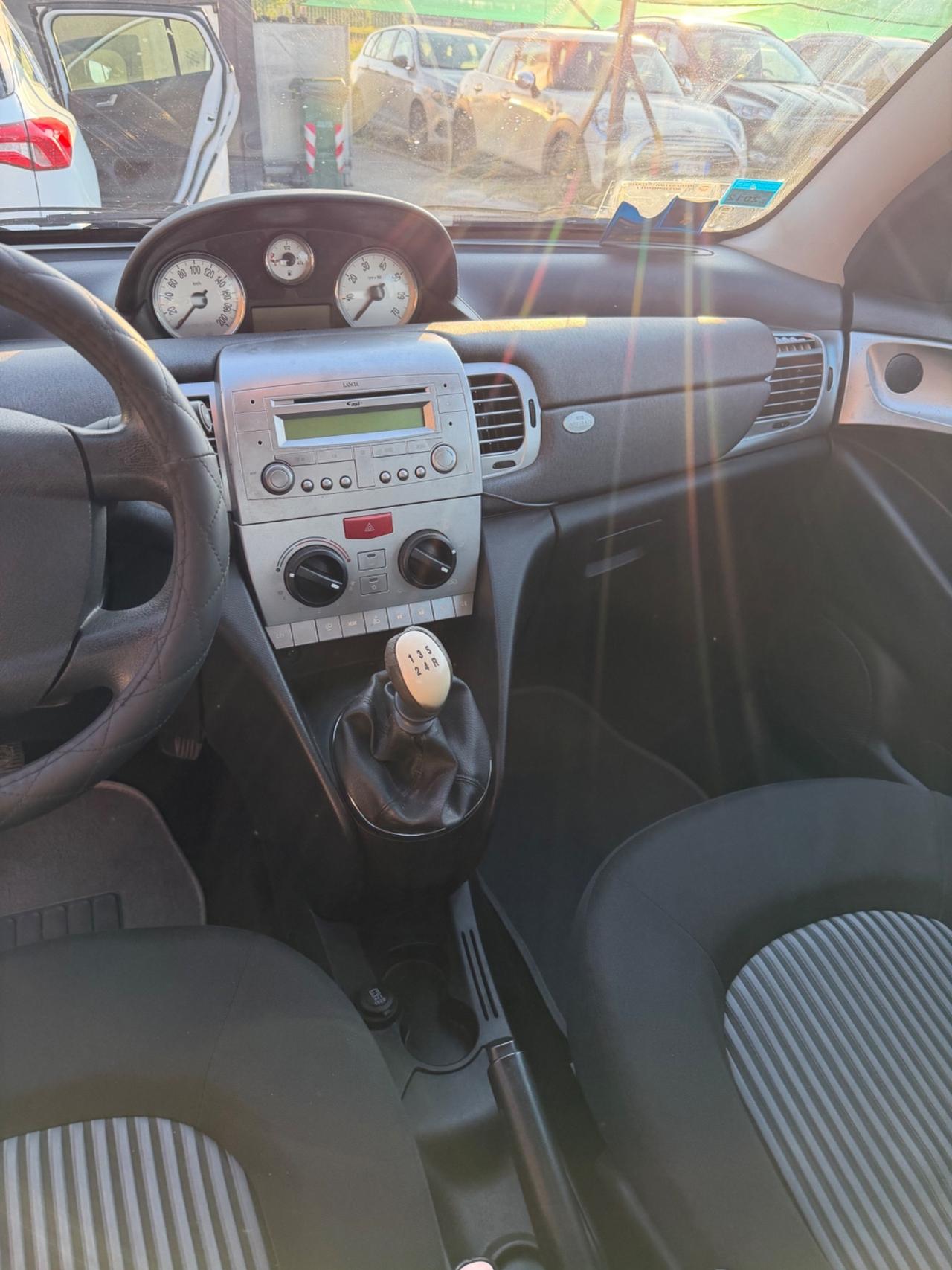 Lancia Ypsilon 1.2 Oro Giallo