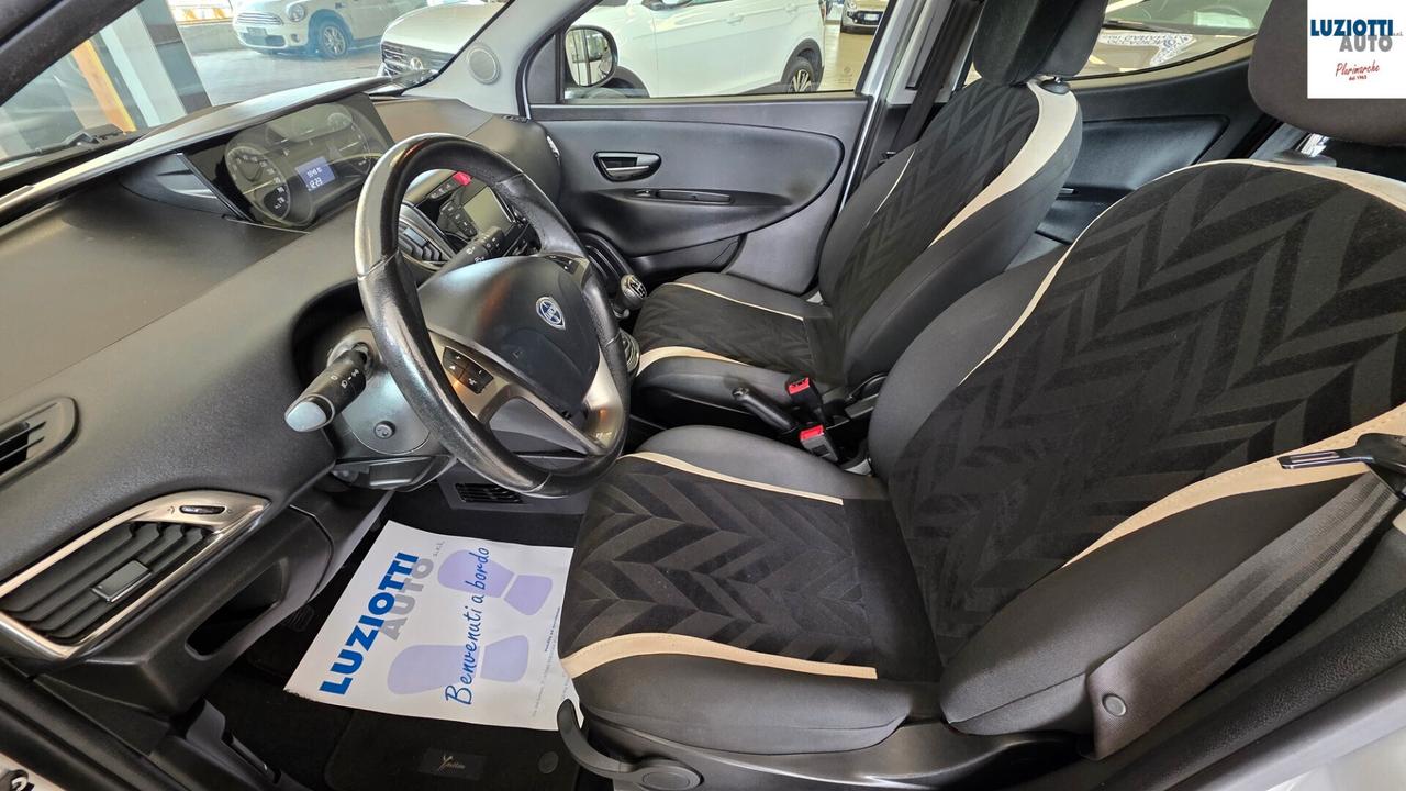 Lancia Ypsilon 1.2 69 CV 5 porte Gold