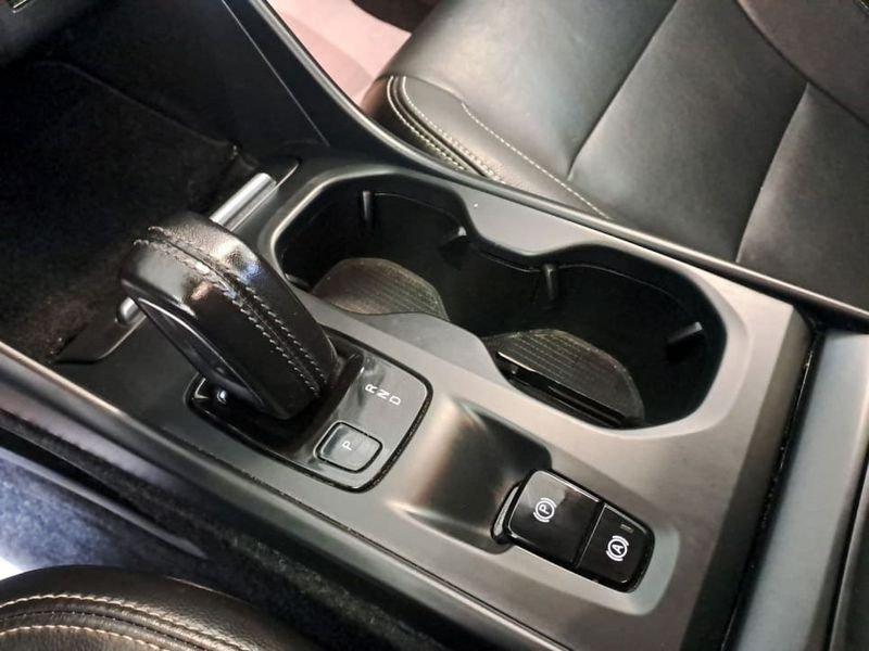 Volvo XC40 2.0 D4 MOMENTUM AWD GEARTRONIC