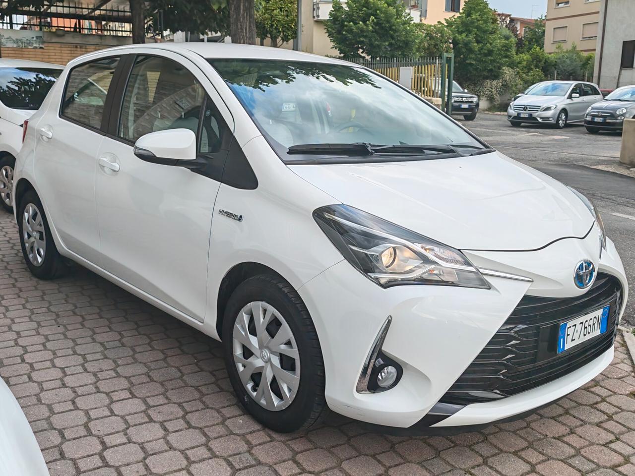 Toyota Yaris 1.5 Hybrid 5 porte Business