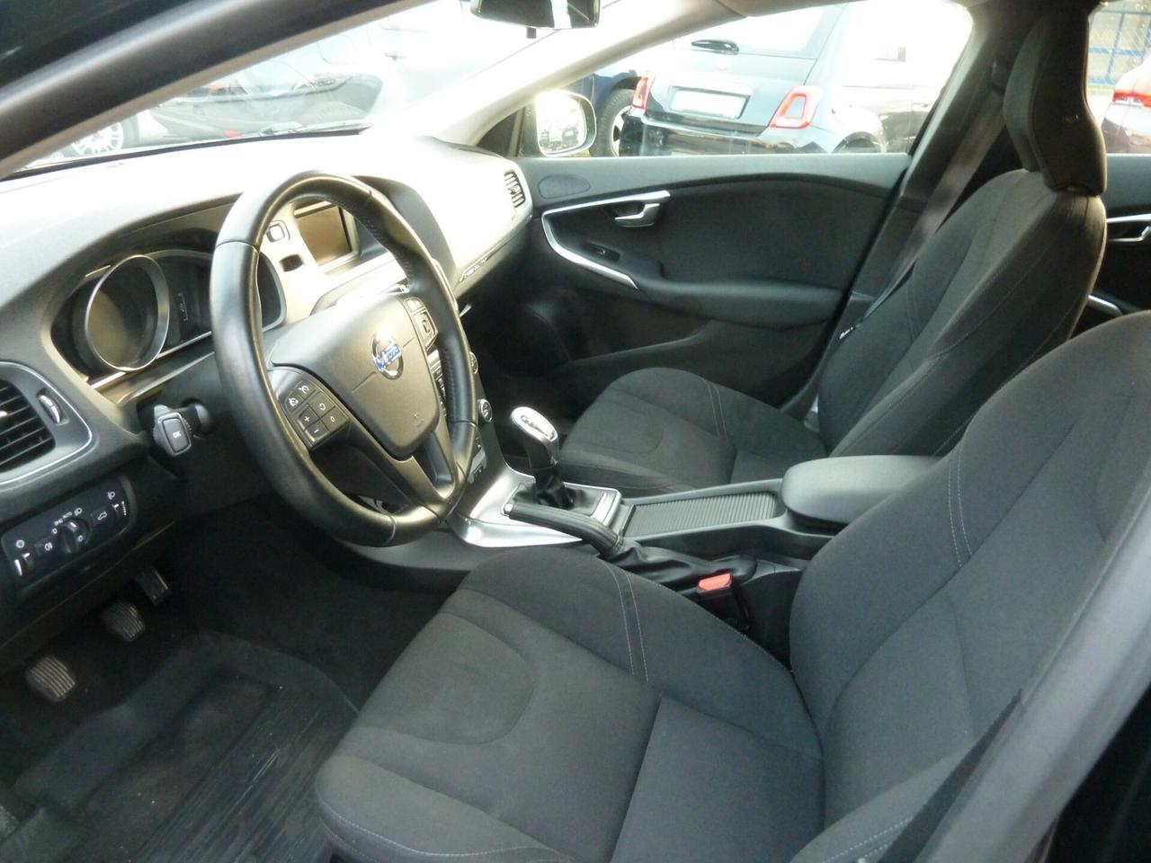 Volvo V40 Cross Country D2 1.6 Momentum