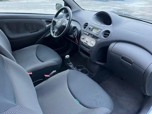 TOYOTA Yaris 1.3i 16V cat 3 porte Sol