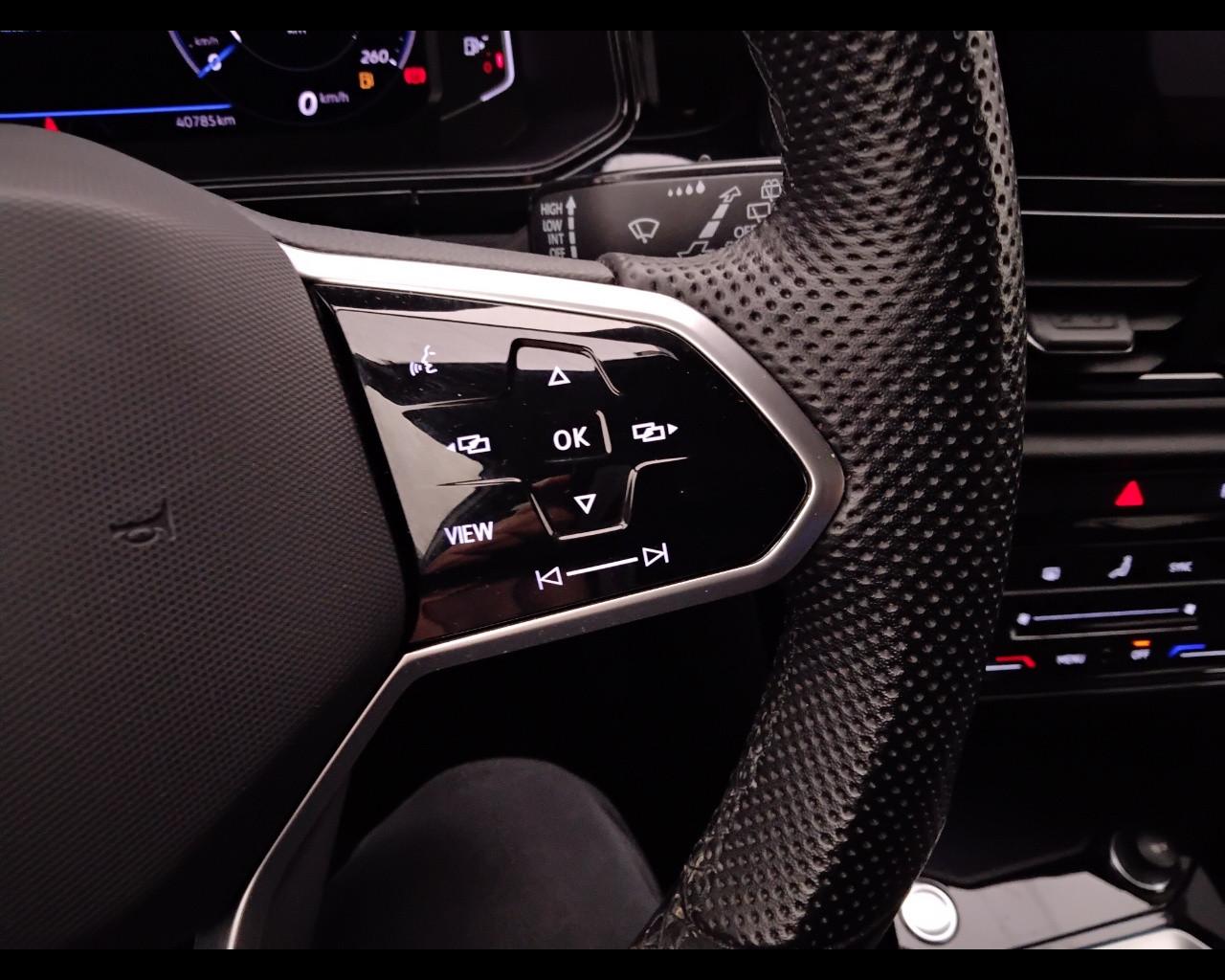 VOLKSWAGEN T-Roc I 2022 - T-Roc 1.0 tsi R-Line 110cv