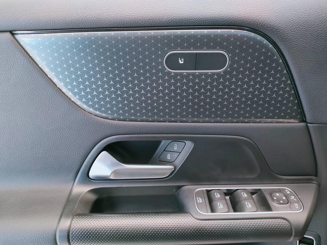 Mercedes-Benz GLA-H247 2023 - GLA 180 d Advanced auto