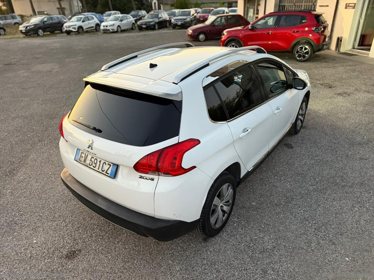 PEUGEOT 2008 PureTech 82 Allure