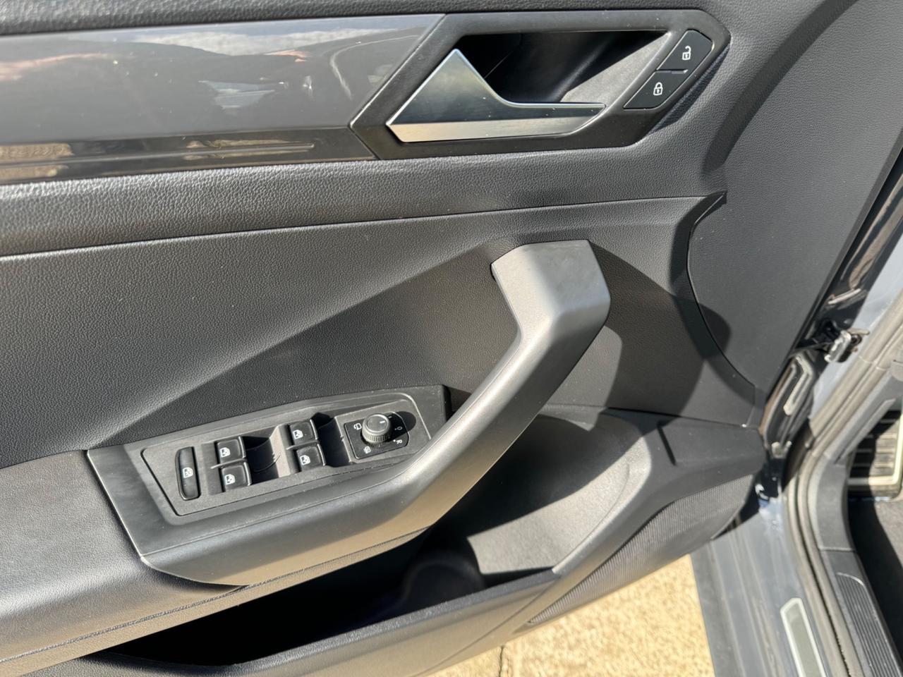 Volkswagen T-Roc 2.0TDI 150CV DSG 4MOTION R LINE 2019