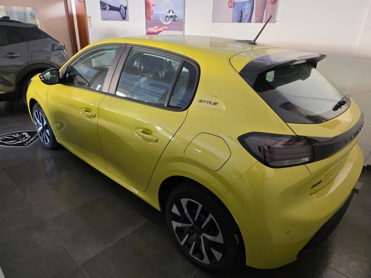 Peugeot 208 Hybrid 110 e-DCS6 Style