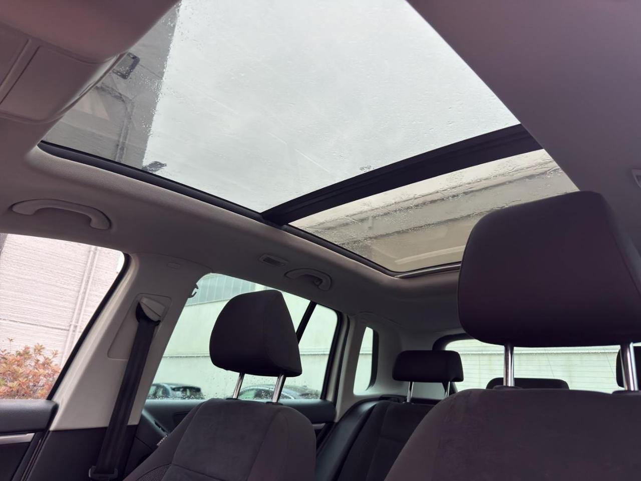 Volkswagen Tiguan 2.0 TDI 140 CV Sport & Style *TETTO APRIBILE*